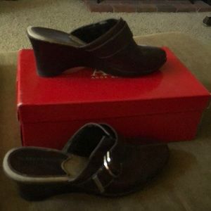 Anne Klein mules